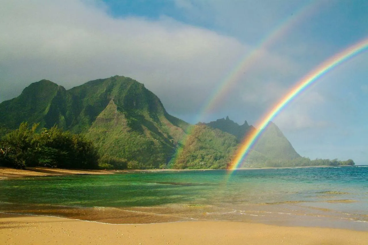 Waipouli Beach Resort Penthouse Exquisite Ocean & Pool View Condo! Kapa'a