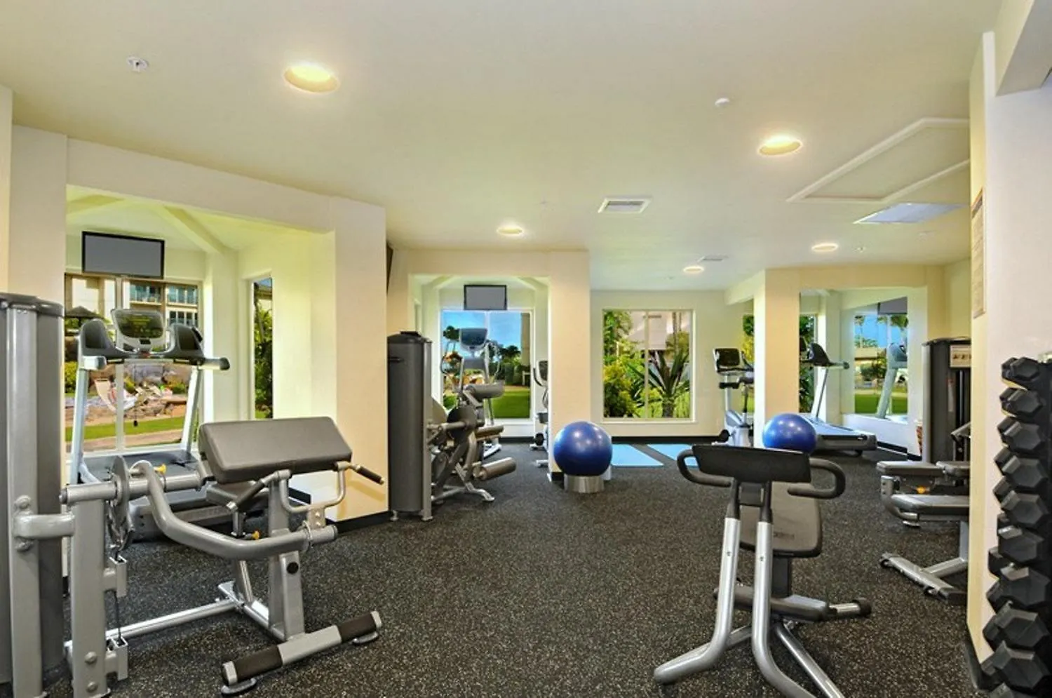 Waipouli Beach Resort Penthouse Exquisite Ocean & Pool View Condo! Kapa'a